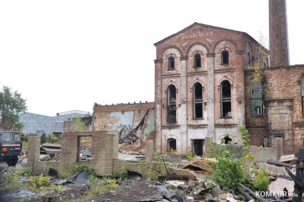 В Бобруйске взорвали старинные здания винзавода