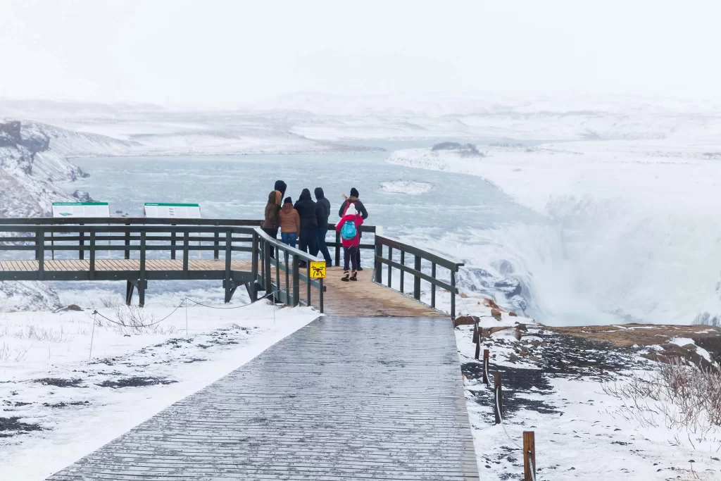 Водопад Гюдльфосс зимой в Исландии