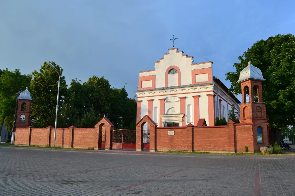 Крестовоздвиженский костел в Иваново, Беларусь
