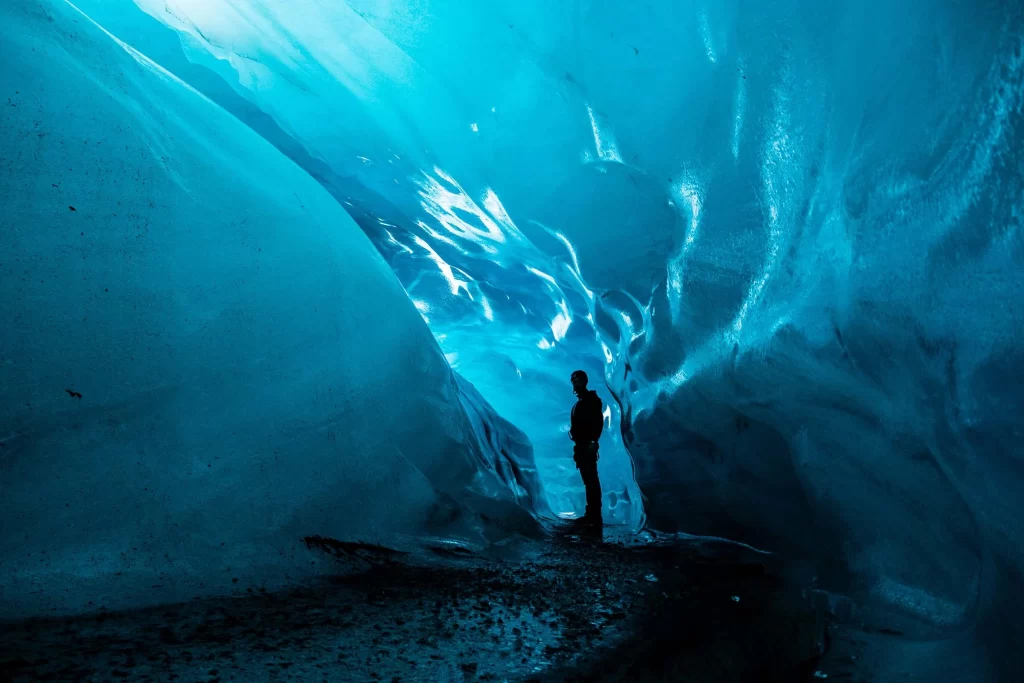 Ледяная пещера в Национальном парке Ватнайокюдль в Исландии