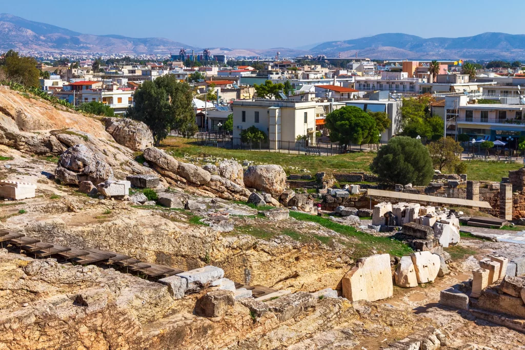 Вид на застройку города Элефсис, Греция