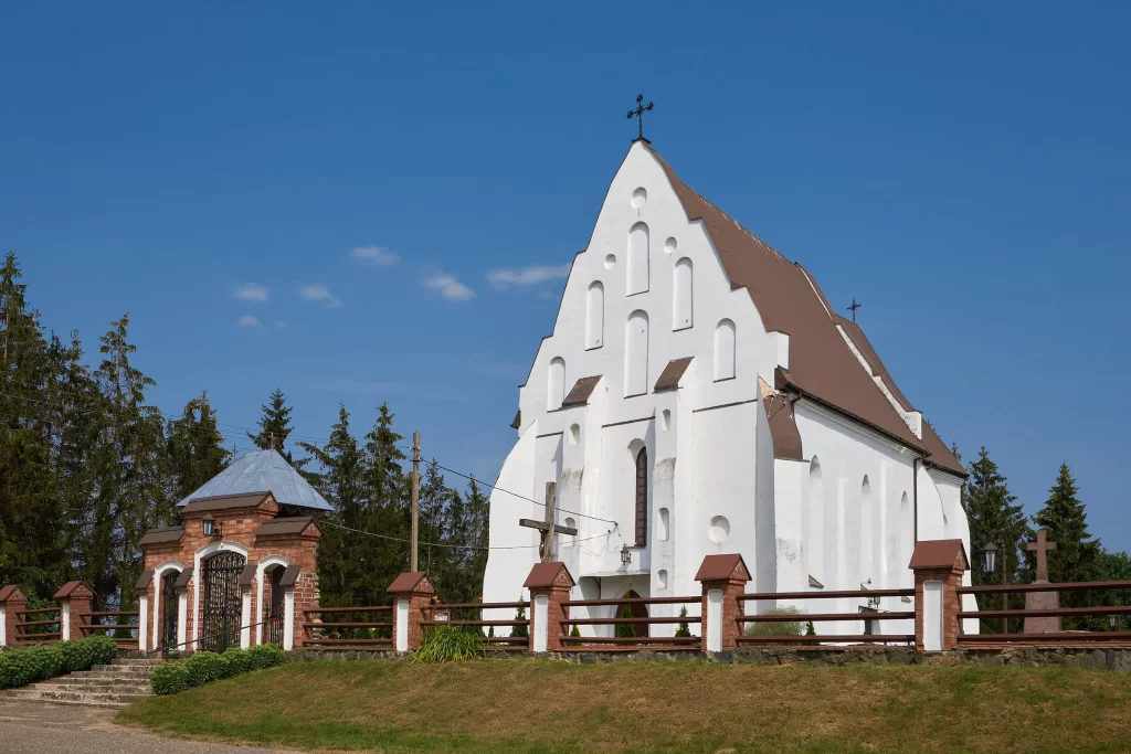 Костел Святой Троицы в деревне Ишколдь, Беларусь