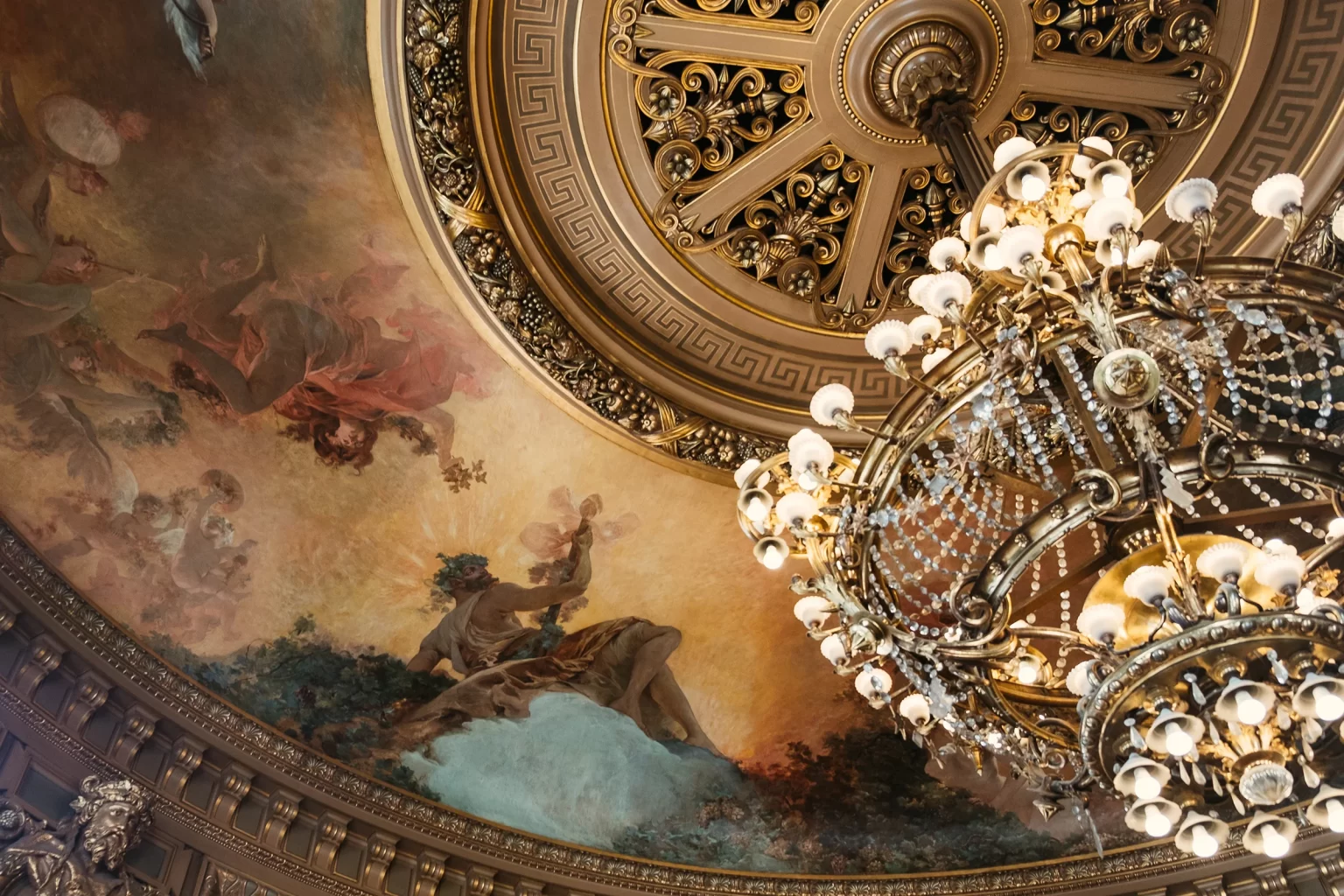 Парижскую оперу Гарнье можно будет забронировать на Airbnb