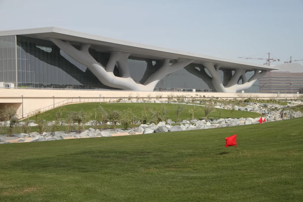 Катарский национальный конгресс-центр в Дохе, Катар