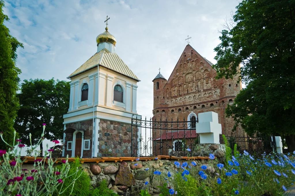 Церковь Святого Михаила Архангела и колокольня в Сынковичах