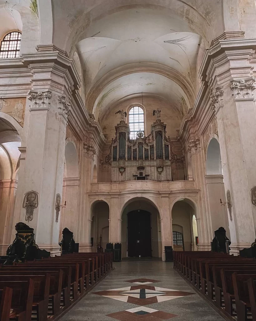 Интерьеры костела в Будславе, Беларусь