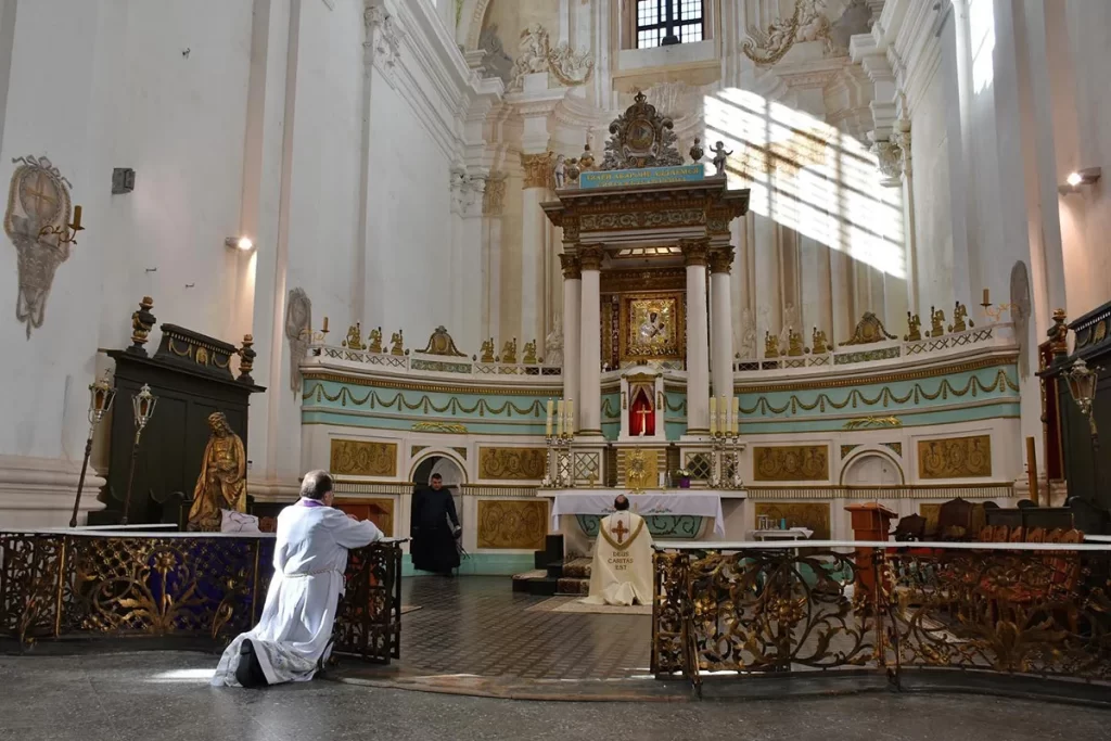 Интерьеры костела в Будславе, Беларусь