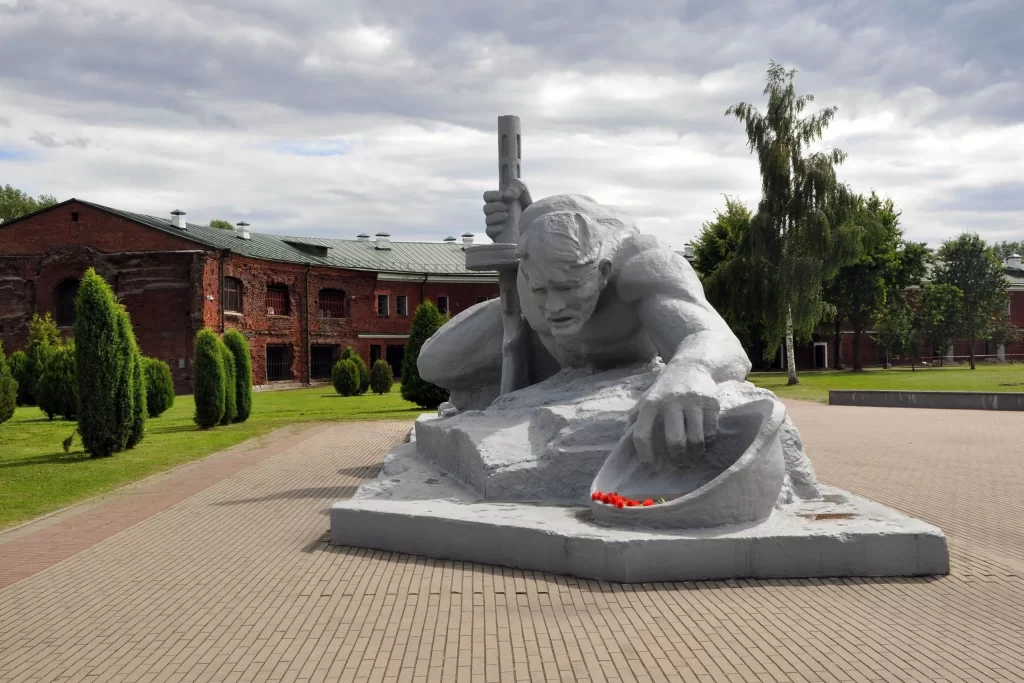 Монумент "Жажда" в Брестской крепости, Брест, Беларусь