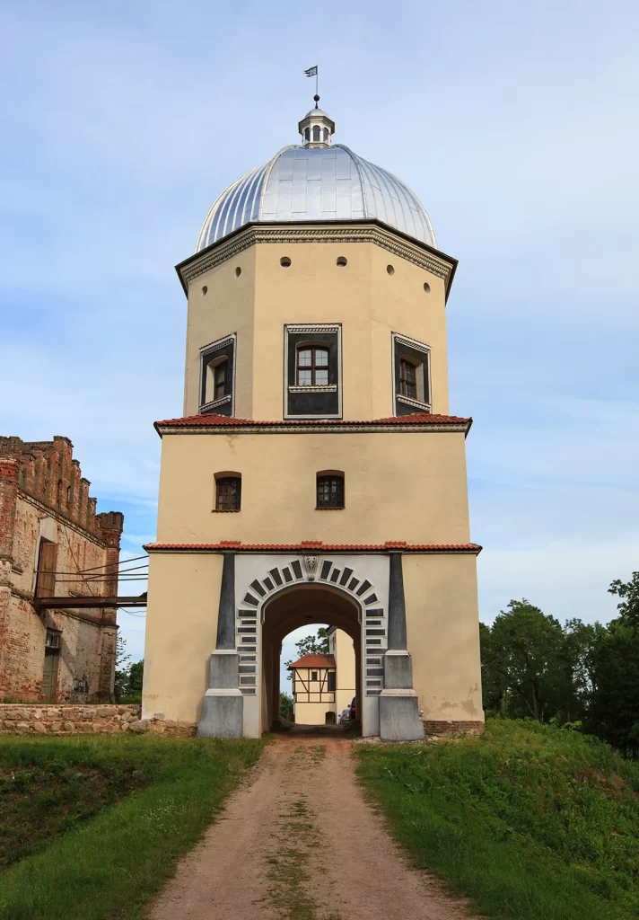 Въездная башня Любчанского замка, Любча, Беларусь