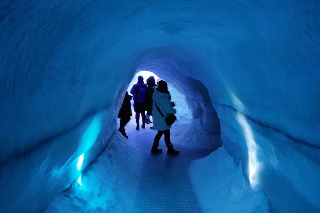 Искусственная пещера в культурном центр Перлан, Рейкьявик, Исландия