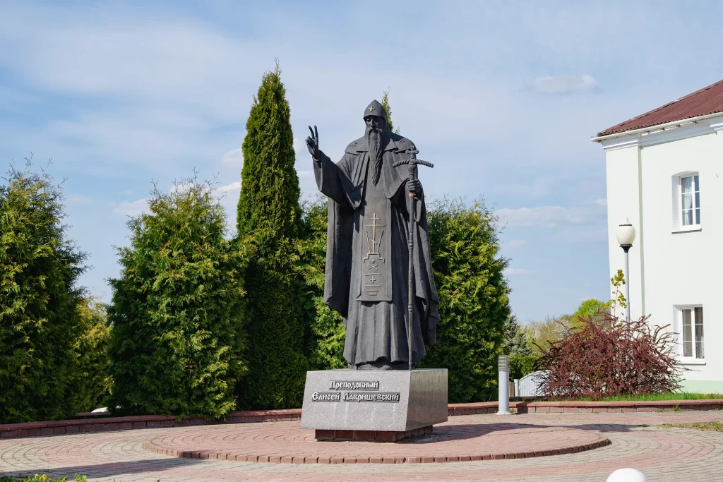 Памятник преподобному Елисею Лавришевскому, Новогрудок, Беларусь