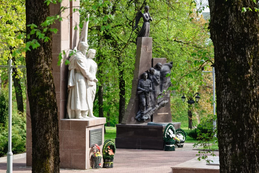 Памятник павшим войнам в Новогрудке, Беларусь