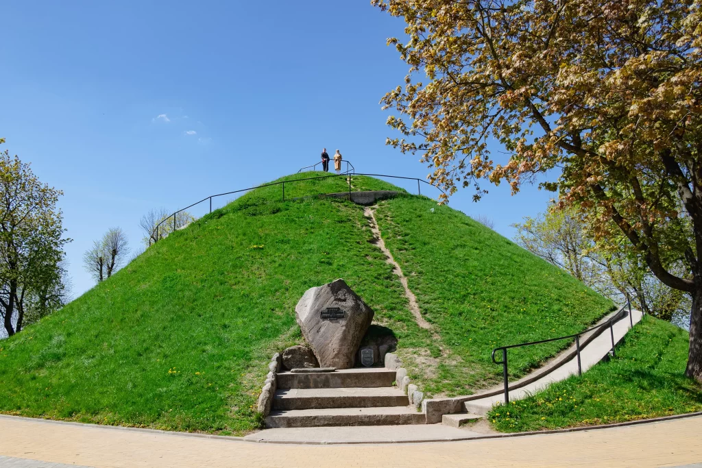 Курган Адама Мицкевича, Новогрудок, Беларусь