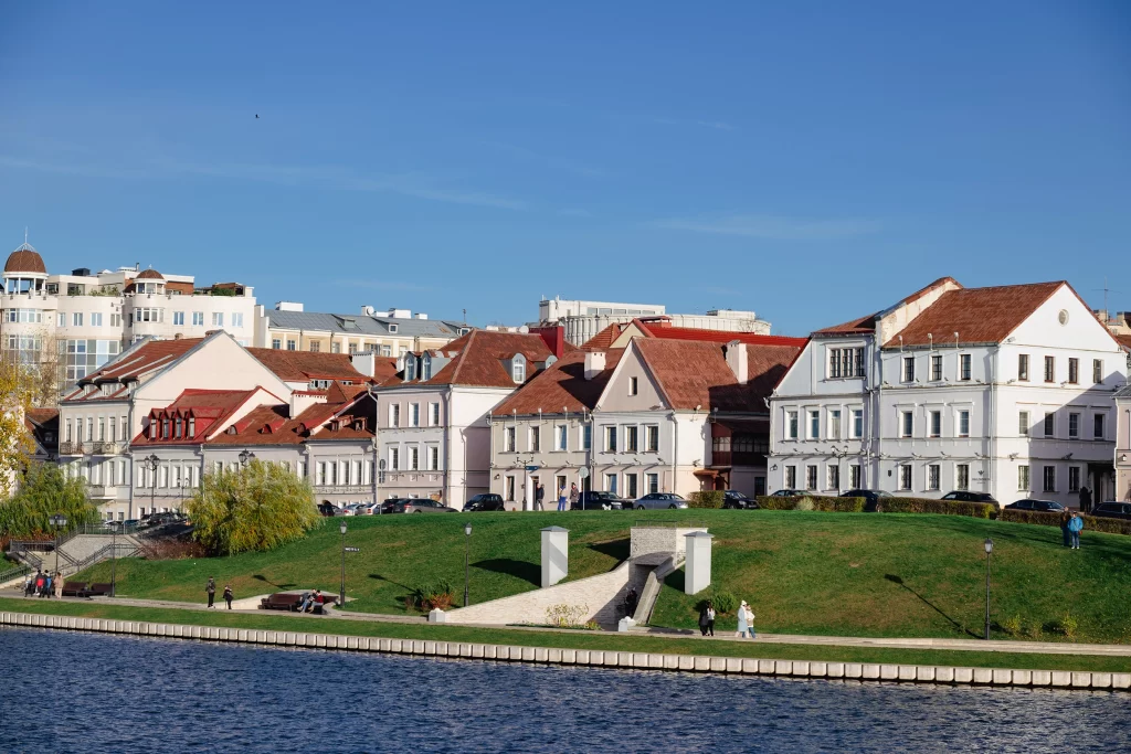 Вид на дома Троицкого предместья в Минске, Беларусь