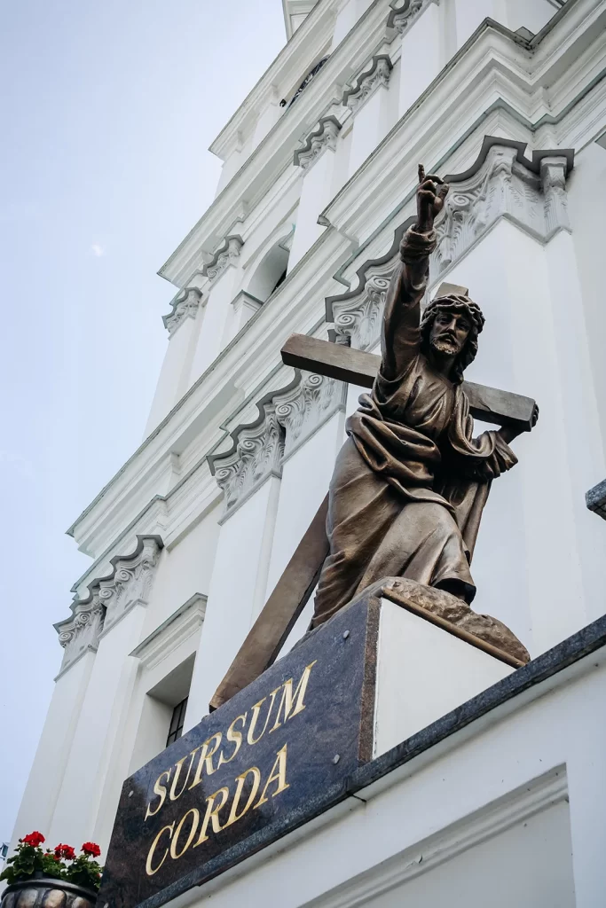 Скульптура Иисуса Христа на Фарном костеле в Гродно, Беларусь