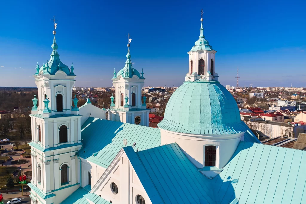 Часы на башни Фарного костела в Гродно, Беларусь