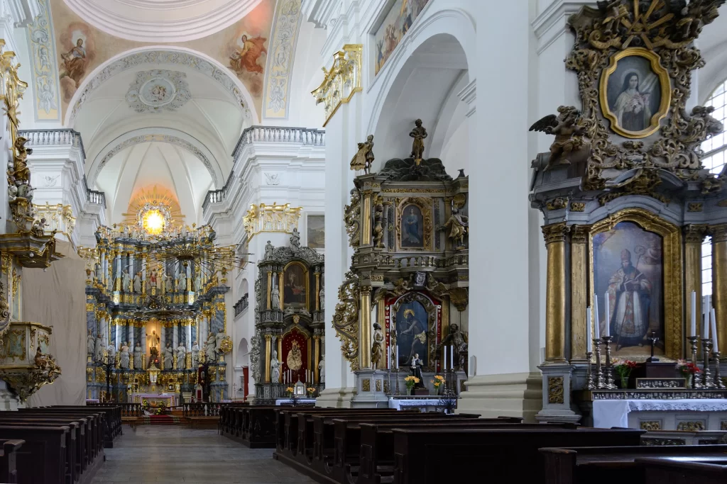 Интерьер костела Святого Франциска Ксаверия в Гродно, Беларусь