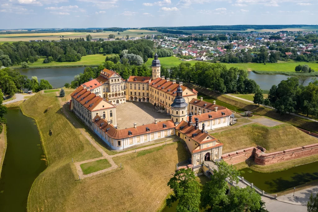 Вид с воздуха на замок в Несвиже, Беларусь