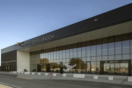 Рядом с Варшавой открыли новый аэропорт