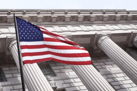 США перенесли дату повышения стоимости некоторых типов виз