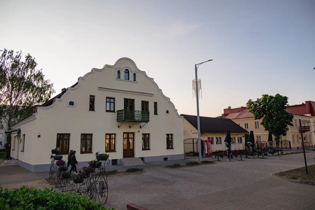 Дом ремесленника на рынке, Несвиж, Беларусь