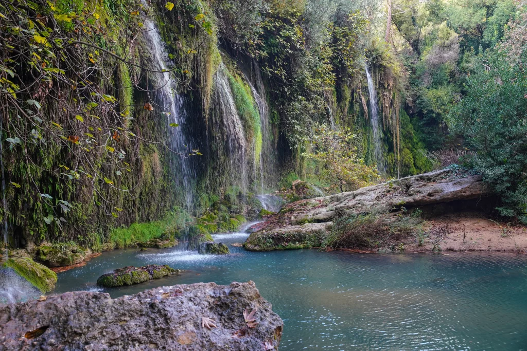 Водопад Куршунлу недалеко от Антальи, Турция