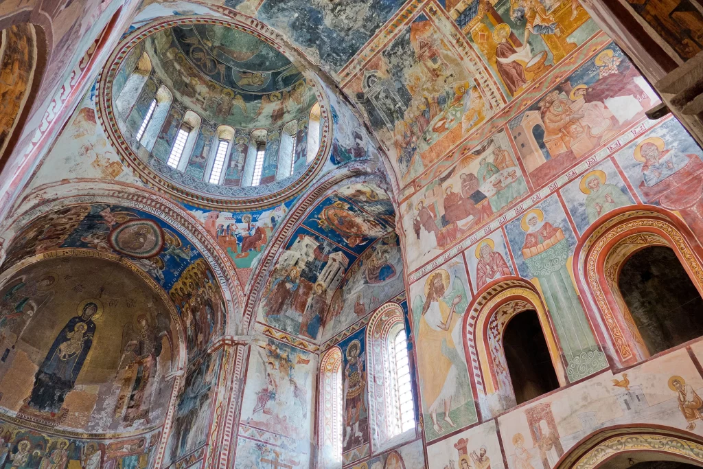 Интерьер Гелатского монастыря, Грузия