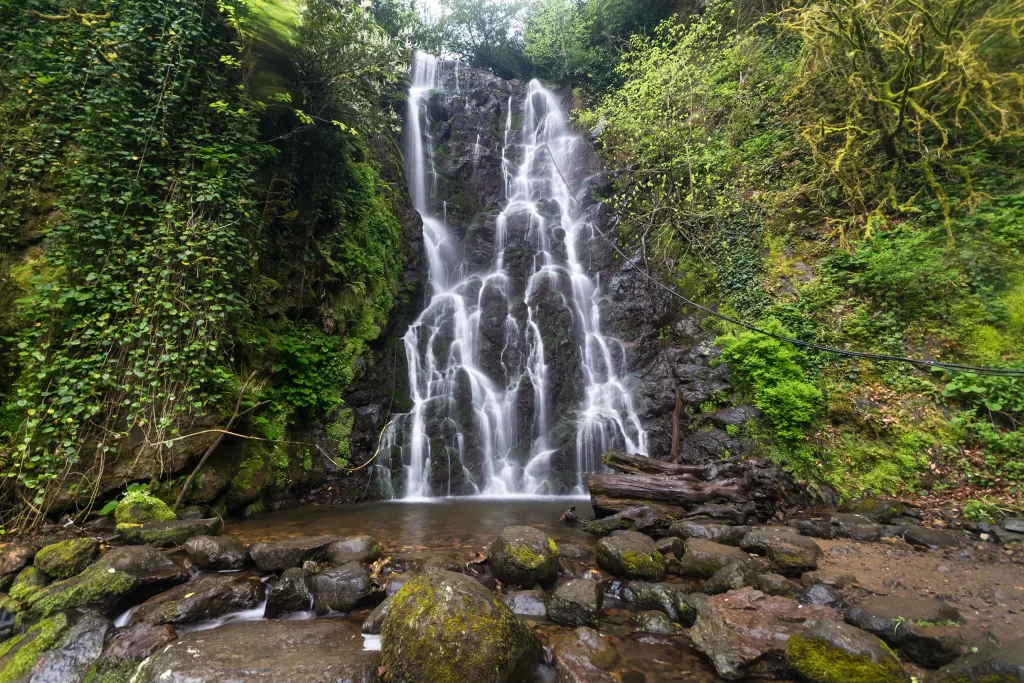 Водопад Мирвети в национальном парке Мачахела, Грузия