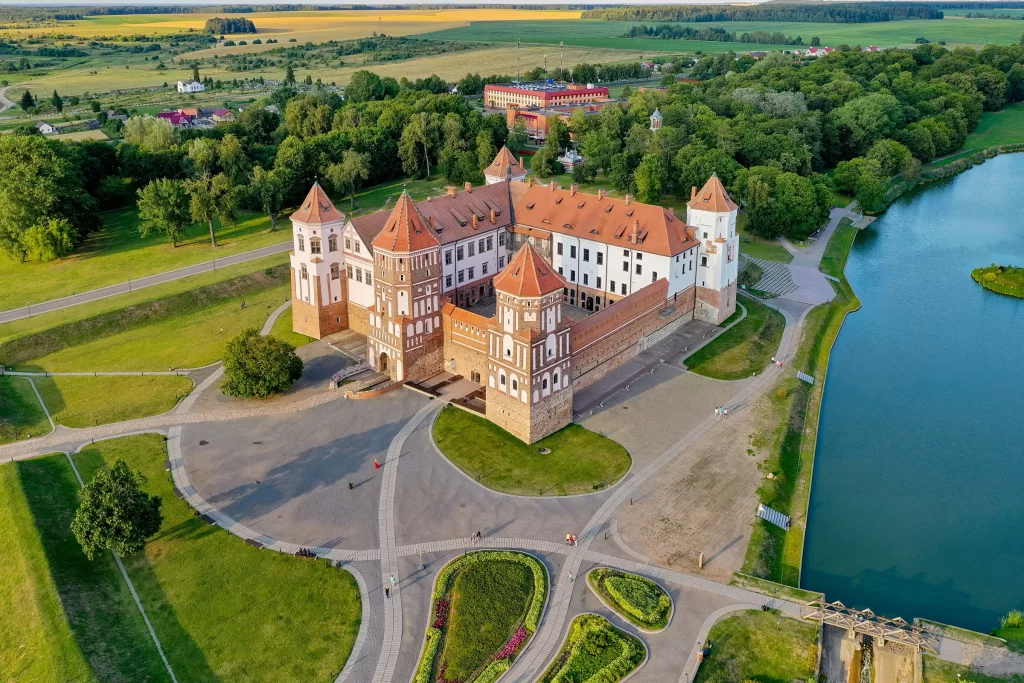 Мирский замок с высоты птичьего полета, Мир, Беларусь