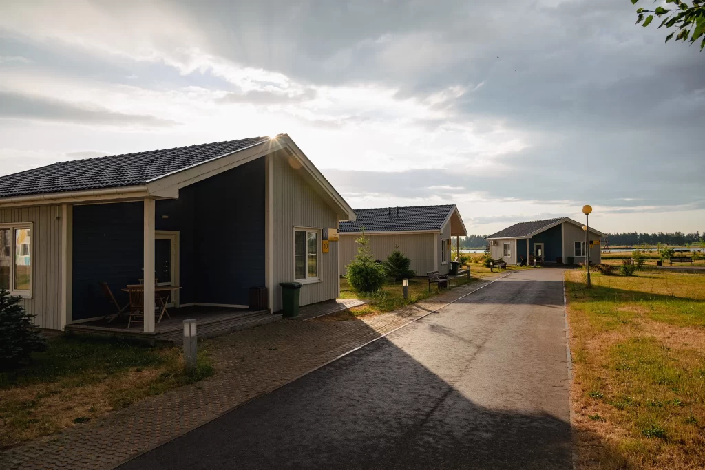 Семейные коттеджи в экопарке "Акварель", Беларусь