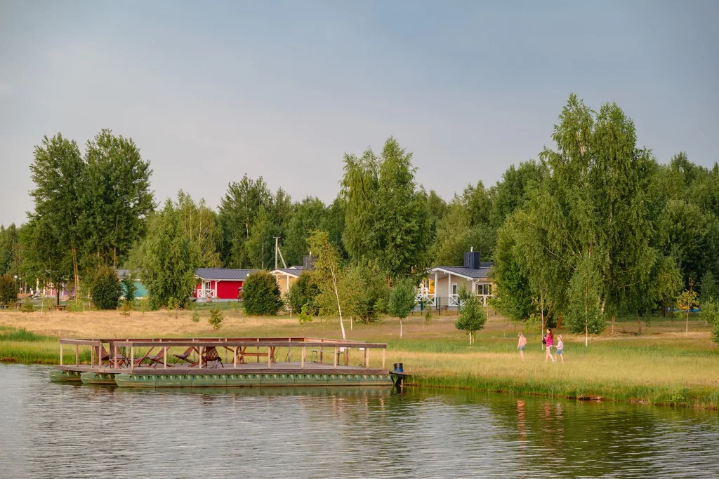 Коттеджи в экопарке "Акварель", Беларусь