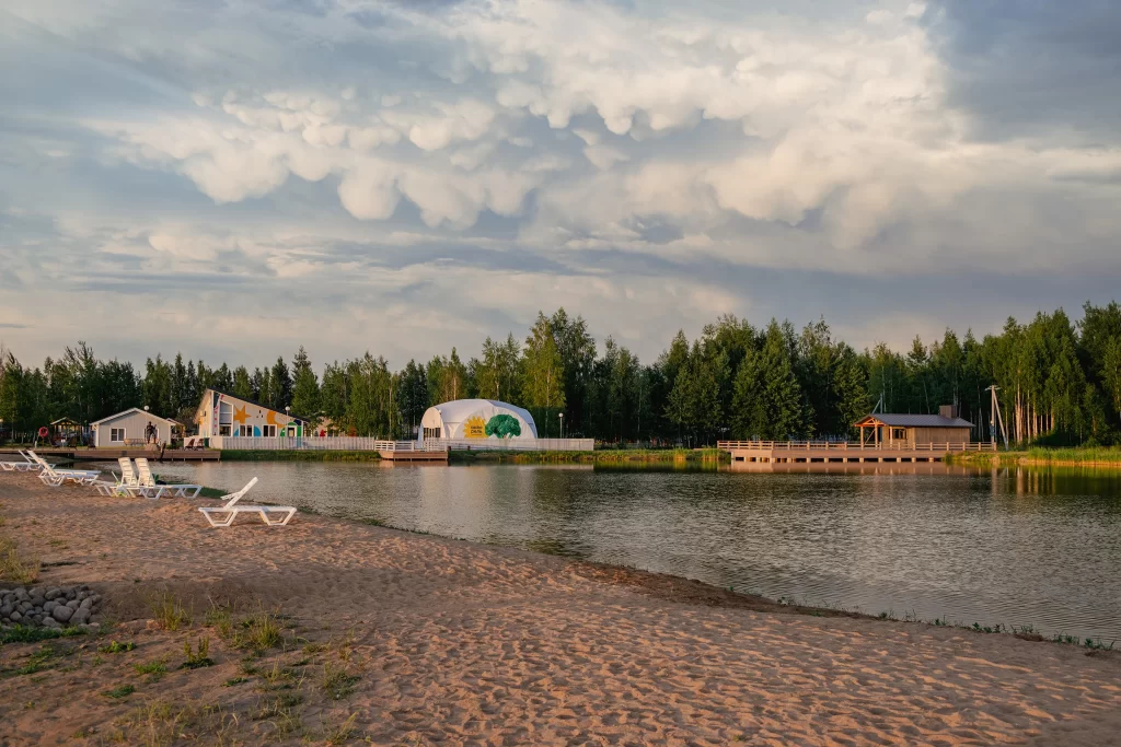 Песчаный пляж в экопарке "Акварель", Беларусь
