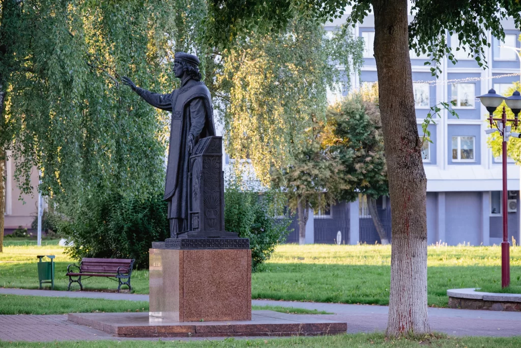Памятник Франциску Скорине в Лиде, Беларусь