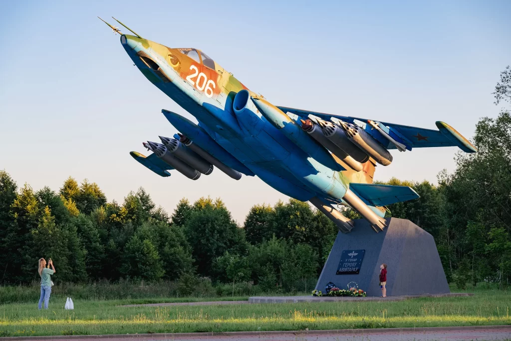 Памятник воинам-авиаторам в Лиде, Беларусь
