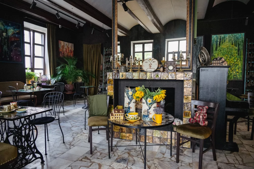 Интерьеры художественного дома "Угринович" в Троицком предместье в Минске, Беларусь