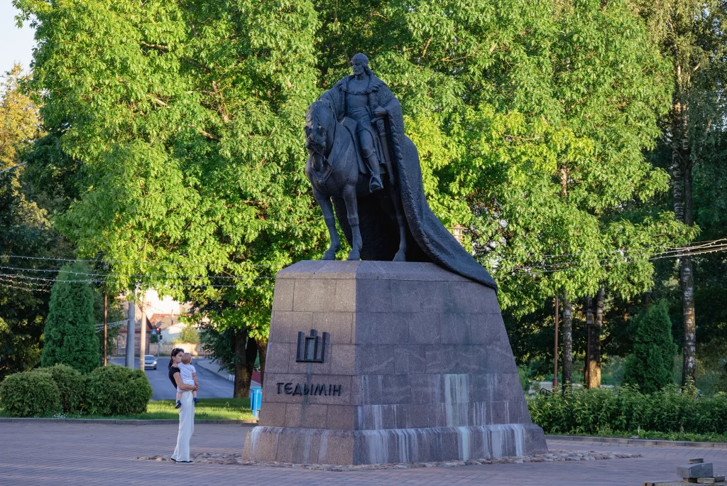 Памятник Гедимину в Лиде, Беларусь