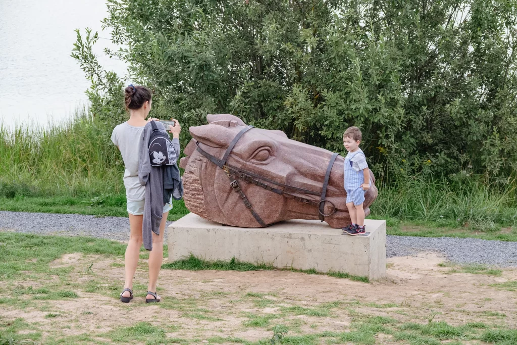 Скульптуры в парке Lakeside Park, Минск, Беларусь