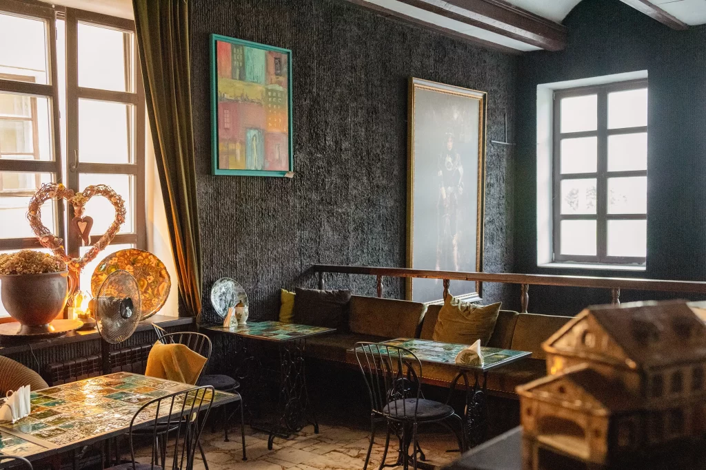 Интерьеры художественного дома "Угринович" в Троицком предместье в Минске, Беларусь