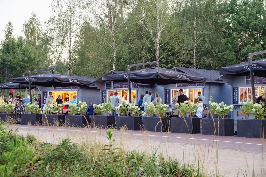 Фудкорт в парке Lakeside Park, Минск, Беларусь