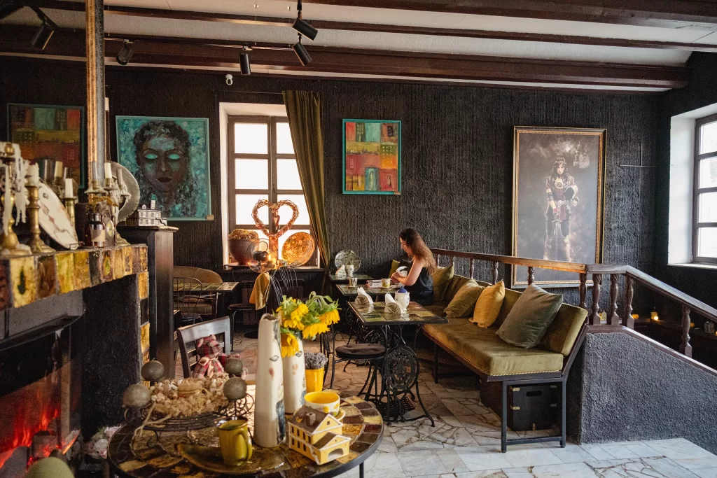 Интерьеры художественного дома "Угринович" в Троицком предместье в Минске, Беларусь