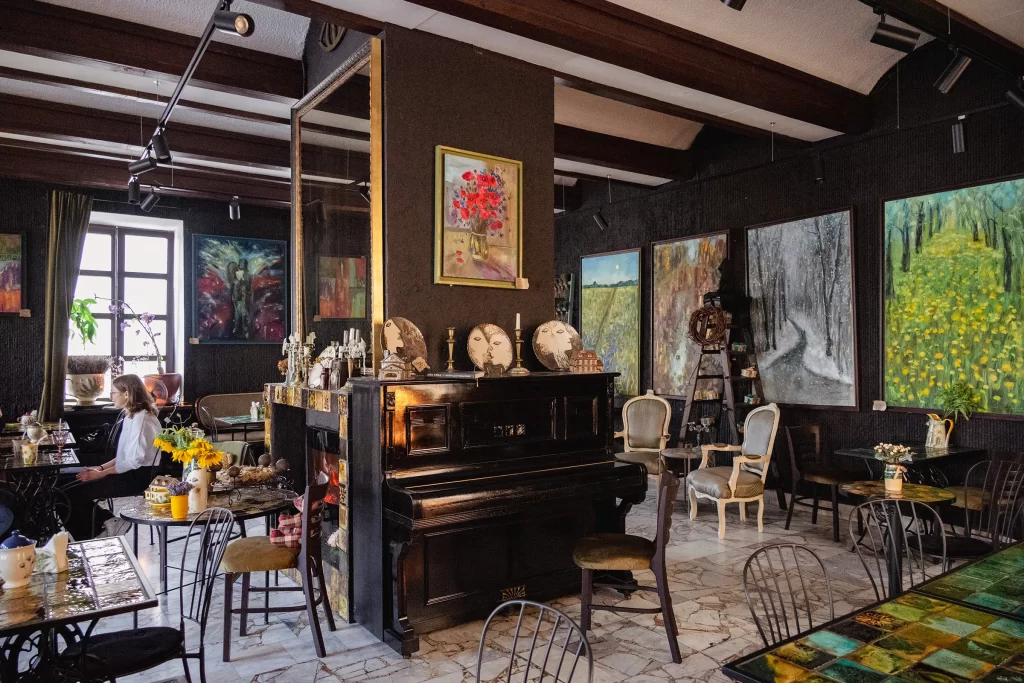 Интерьеры художественного дома "Угринович" в Троицком предместье в Минске, Беларусь