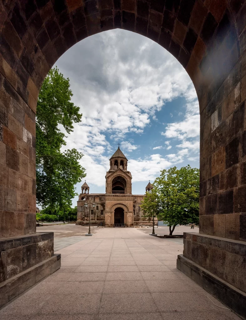Эчмиадзинский кафедральный собор в городе Вагаршапат (Эчмиадзин), Армения
