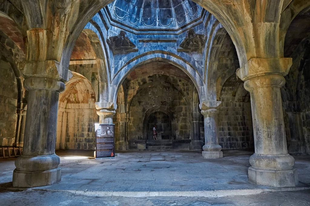 Интерьер монастыря Ахпат, Армения