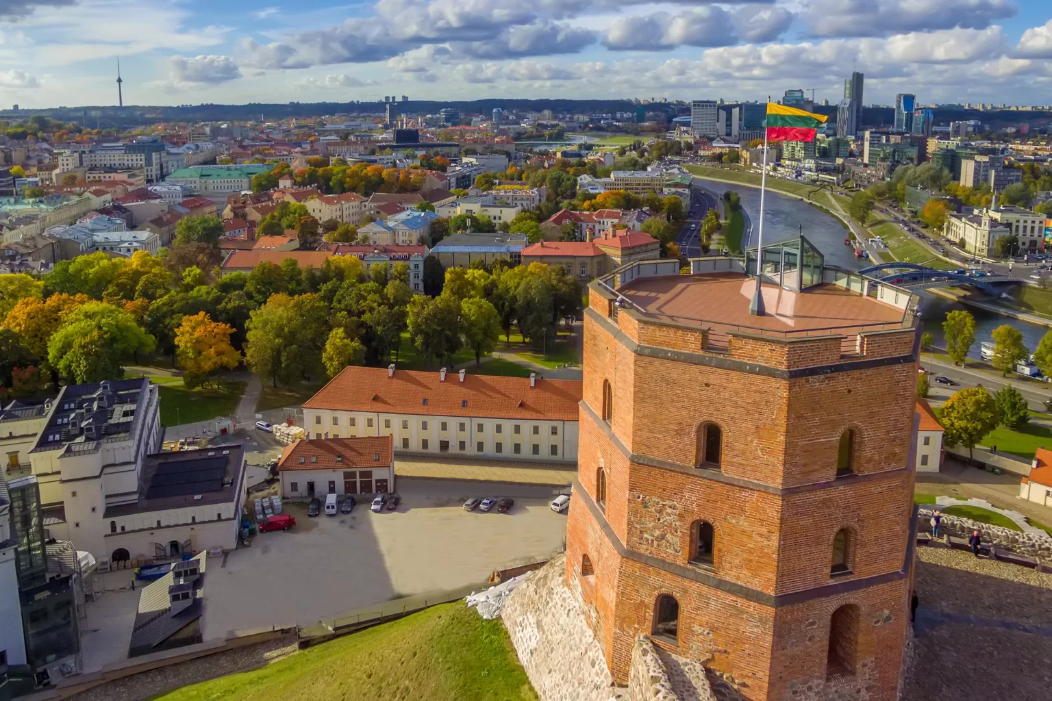 Вид сверху на замок Гедемина в Вильнюсе, Литва