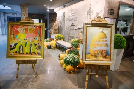 В Минске открылась необычная выставка «Viva Kola Art»
