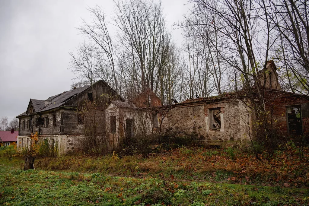 Руины жилого дома, Вселюб, Беларусь
