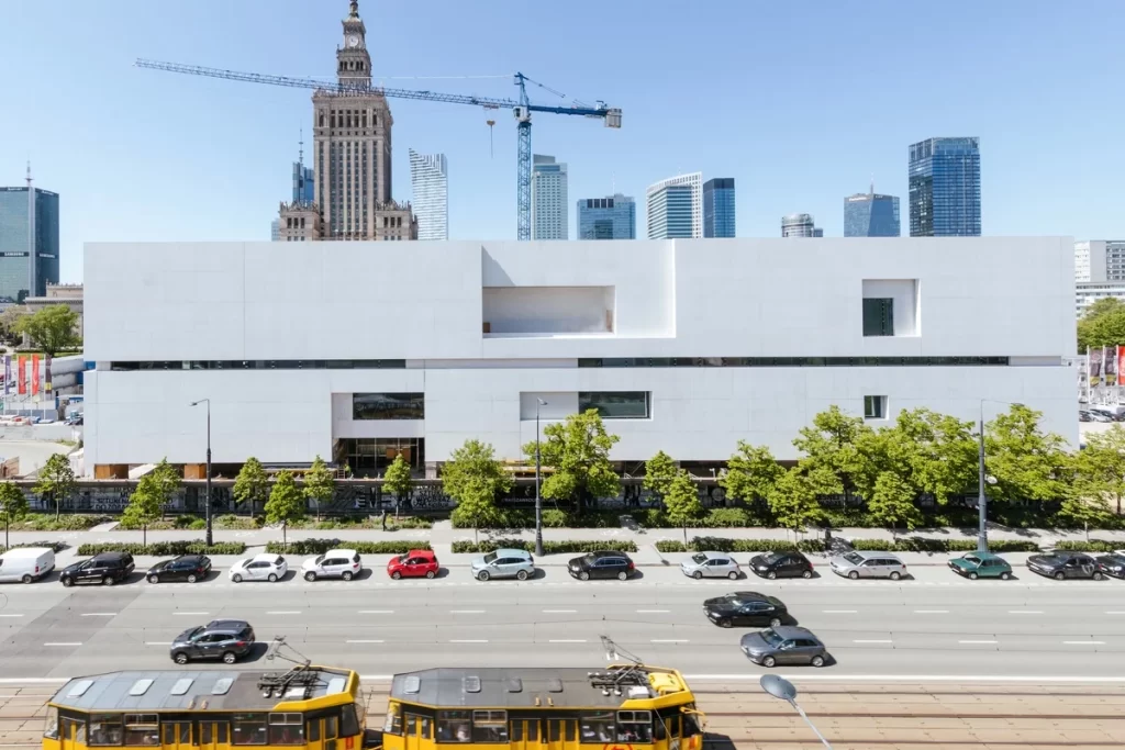 Новое здание музея современного искусства в Варшаве, Польша