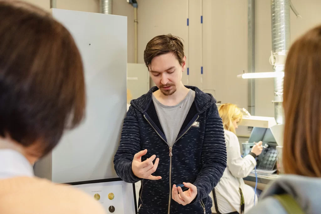 Экскурсия по производству часового завода "Луч", Минск, Беларусь