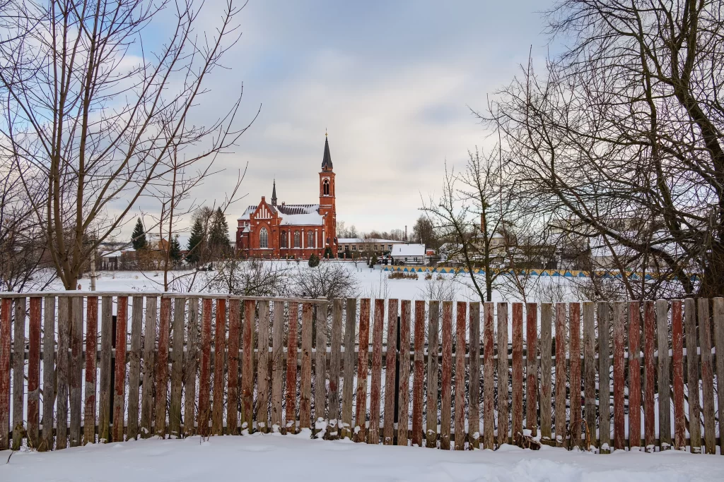 Костел, дворец и церковь: изучаем достопримечательности города Поставы