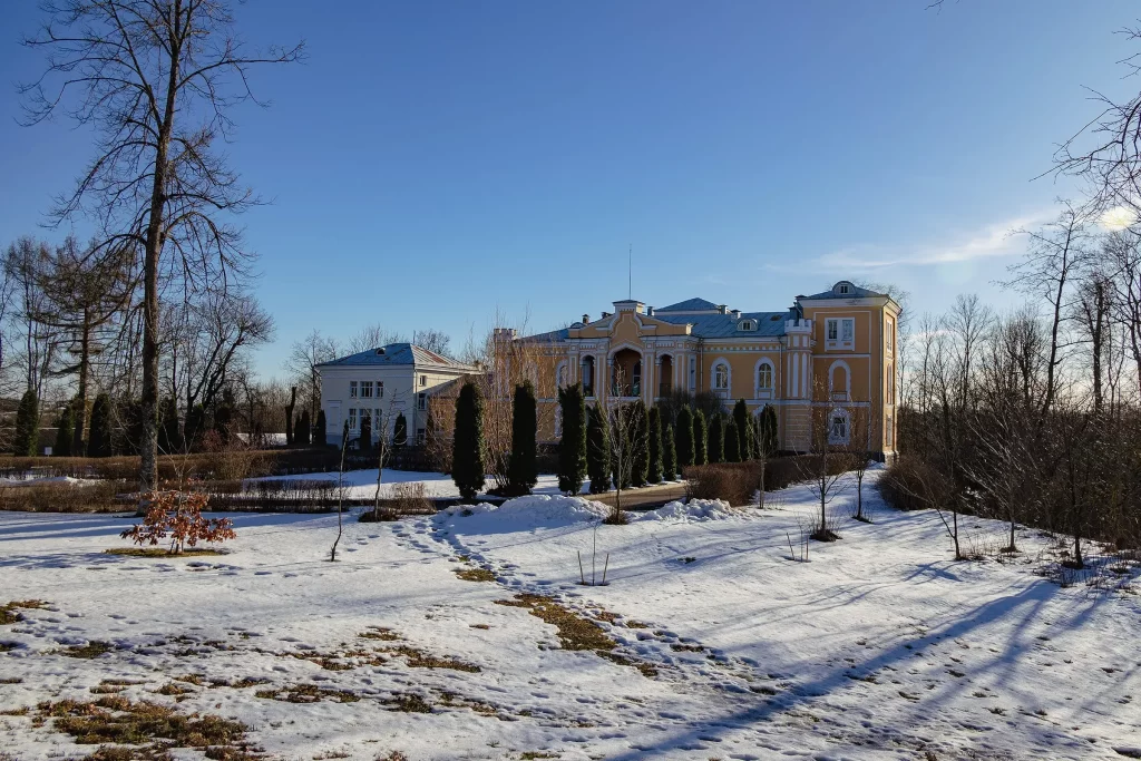 Усадьба Гуттен-Чапских в Прилуках под Минском, Беларусь